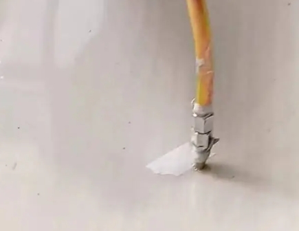 邱县瓷砖空鼓维修公司专业解答在瓷砖铺贴过程中，如果使用的砂料过粗（如全部使用了粗砂），可能会导致以下问题